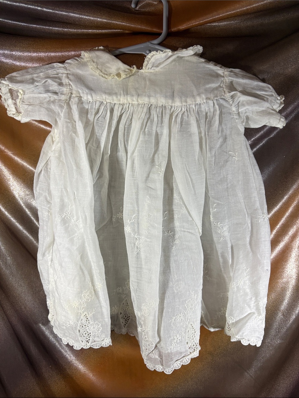 Bespoke vintage linen Delicate‎ White Embroidered Dressing Gown 411